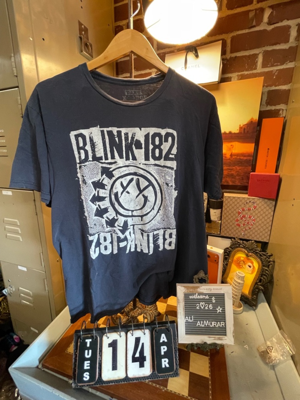 Blink 182 T Shirt Tultex tore